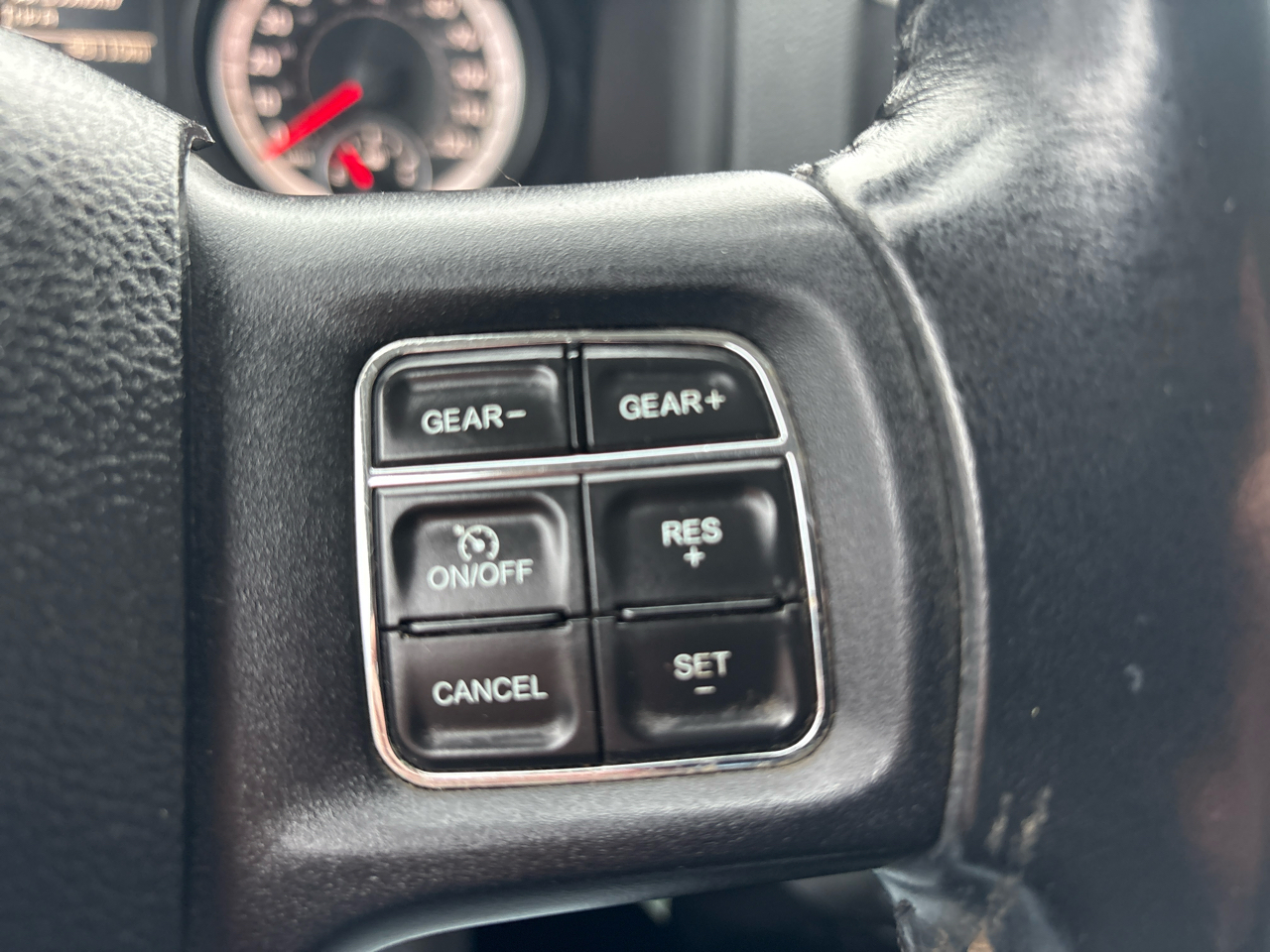 RAM 1500 4WD Quad Cab 140.5" Big Horn 2014