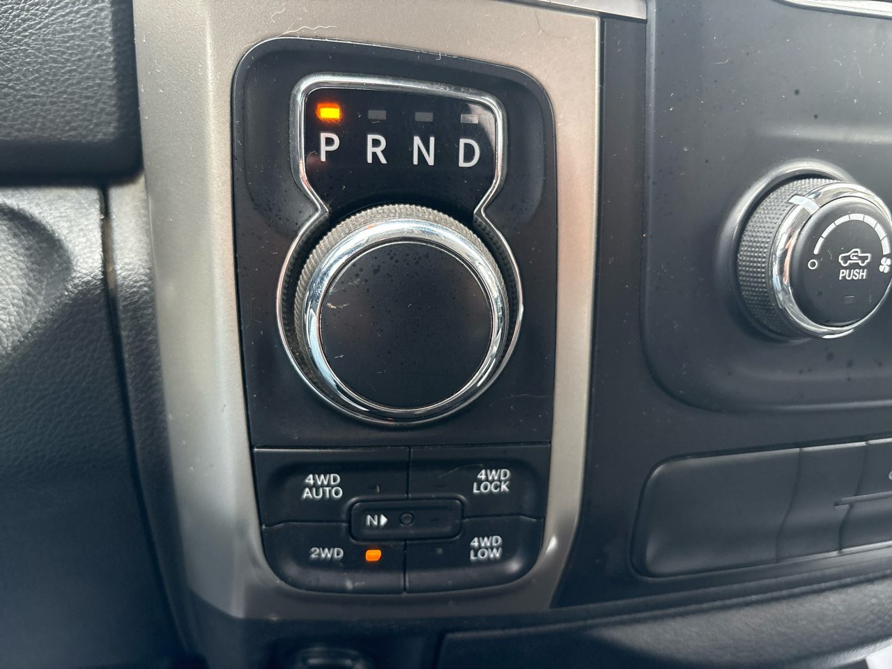 RAM 1500 4WD Quad Cab 140.5" Big Horn 2014