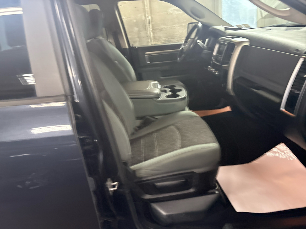 RAM 1500 4WD Quad Cab 140.5" Big Horn 2014