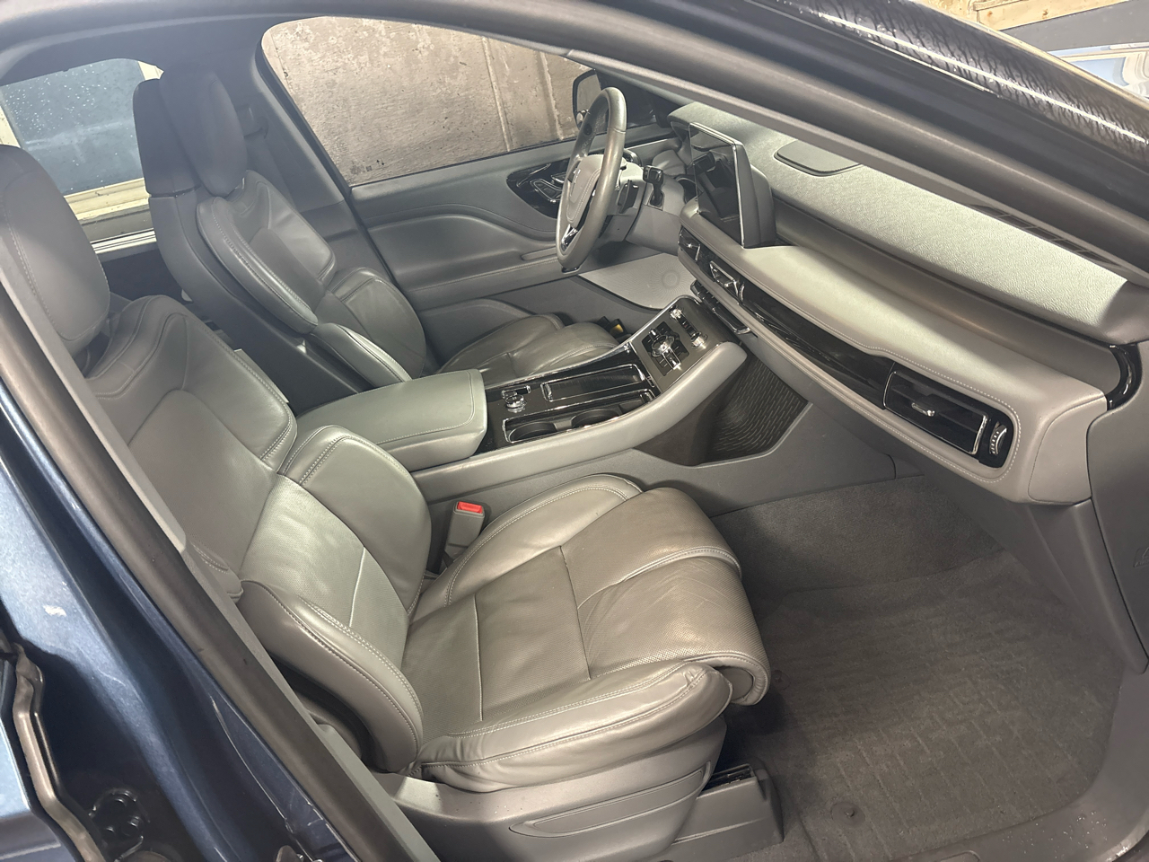 Lincoln Aviator Reserve 4D SUV AWD 2020