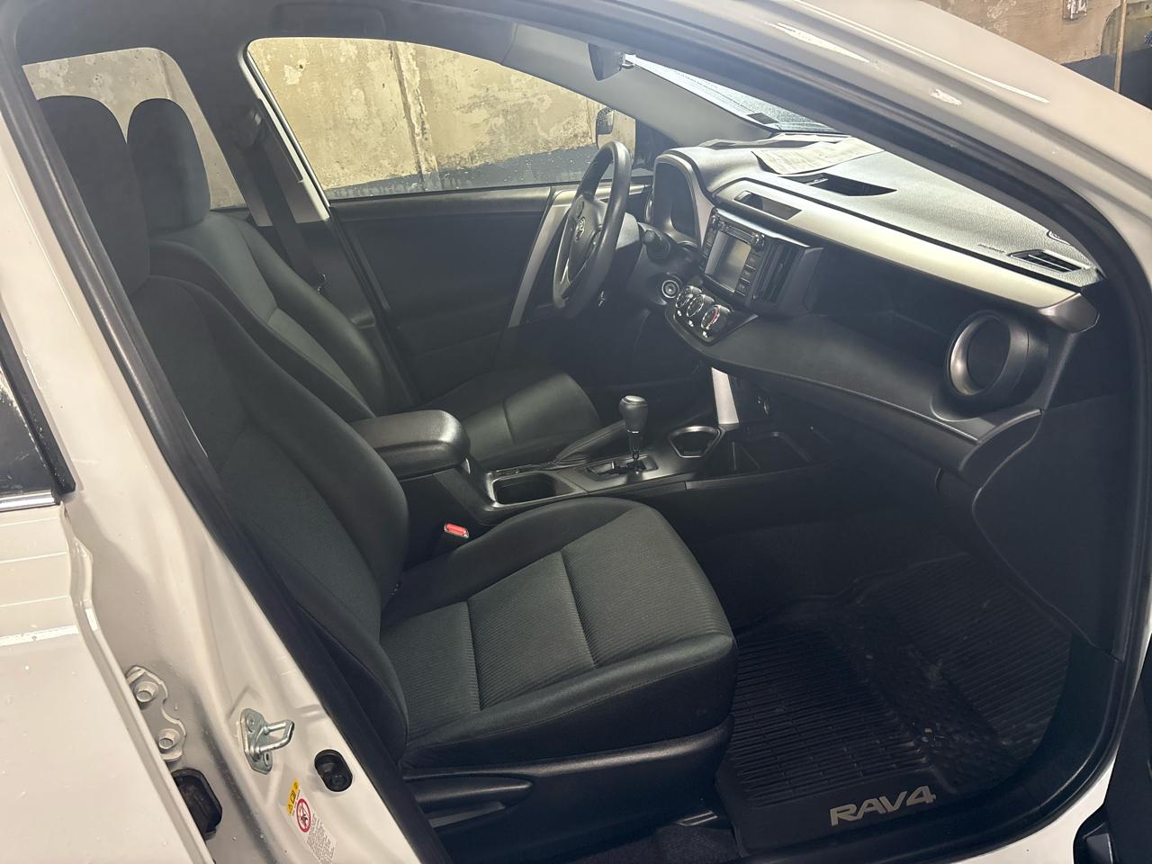 Toyota RAV4 AWD 4dr LE (Natl) 2016