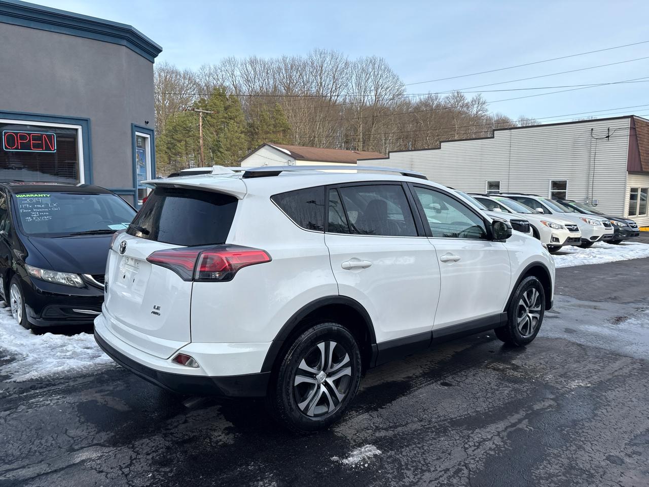 Toyota RAV4 AWD 4dr LE (Natl) 2016