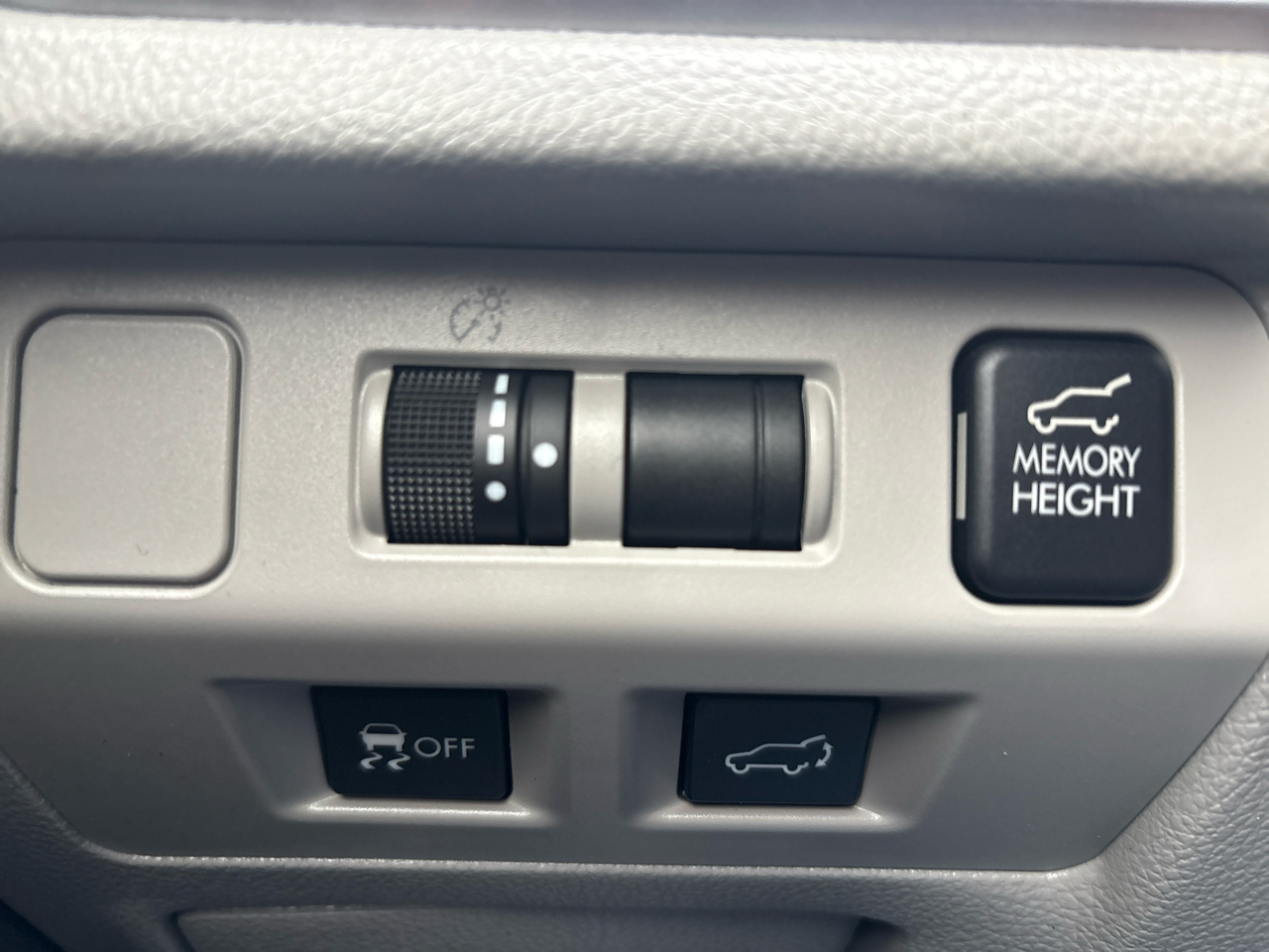 Subaru Forester 4dr CVT 2.5i Limited PZEV 2016