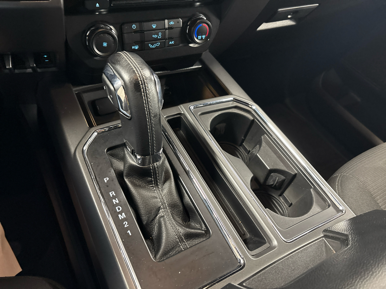 Ford F-150 4WD SuperCrew 139" XLT 2015