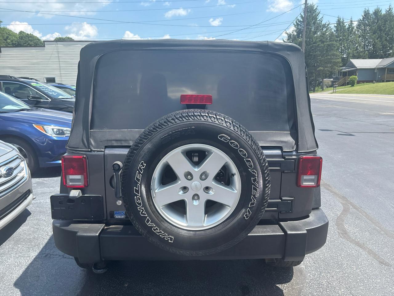 Jeep Wrangler 4WD 2dr Sport 2016