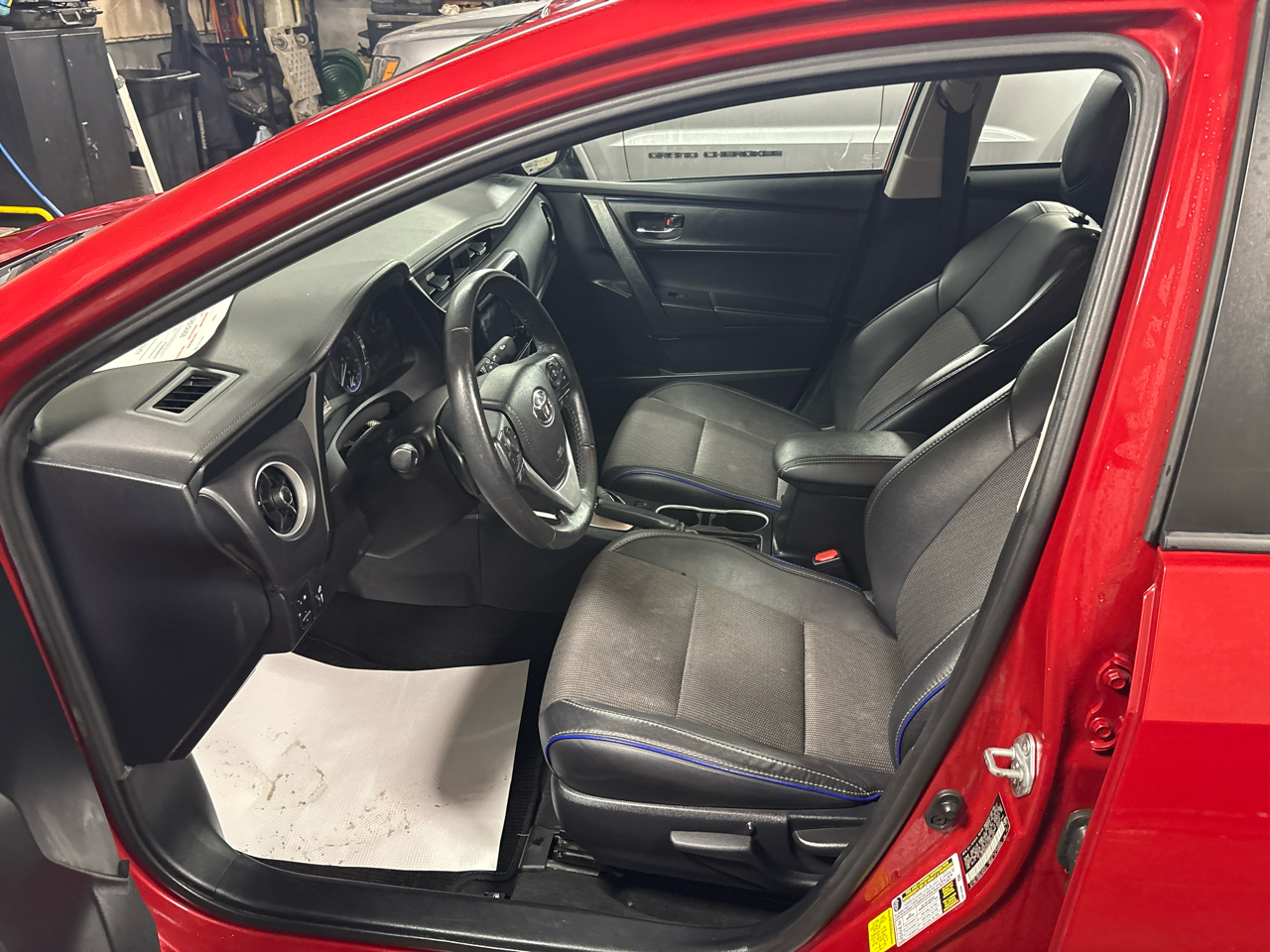 Toyota Corolla 50th Anniversary Special Edition CVT (Natl) 2017