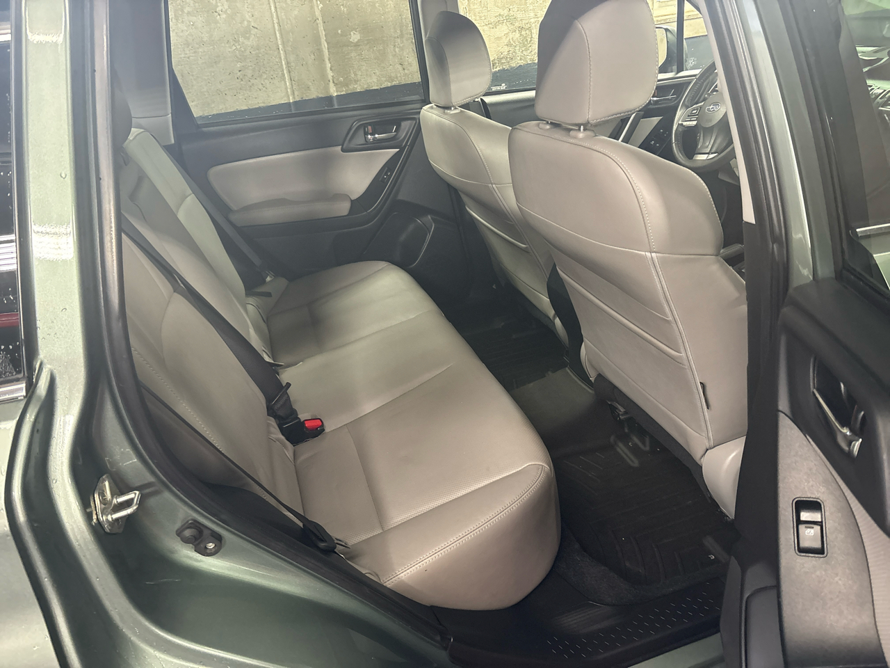 Subaru Forester 4dr CVT 2.5i Limited PZEV 2016