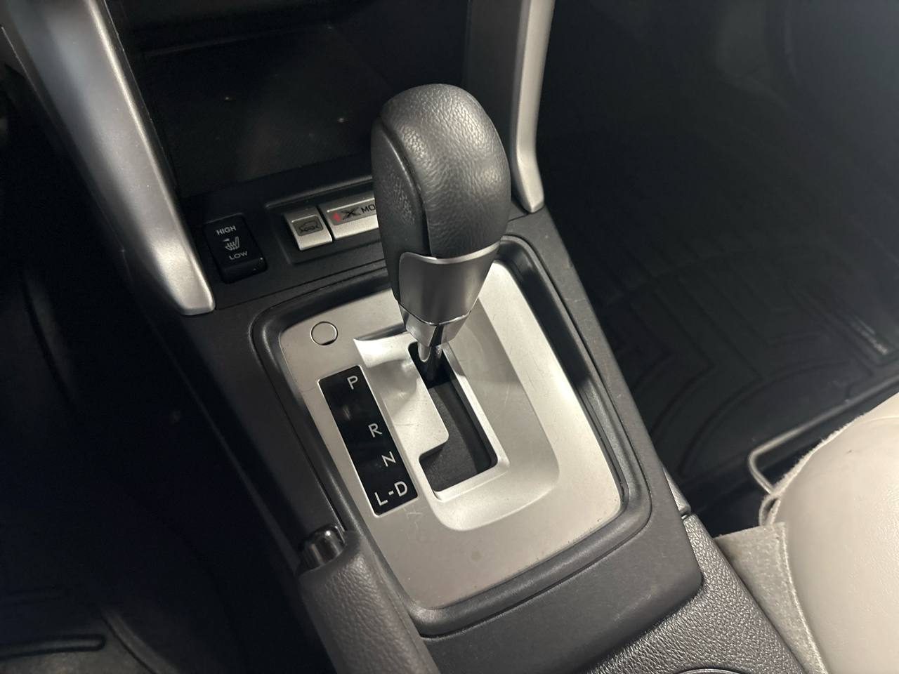 Subaru Forester 4dr CVT 2.5i Limited PZEV 2016