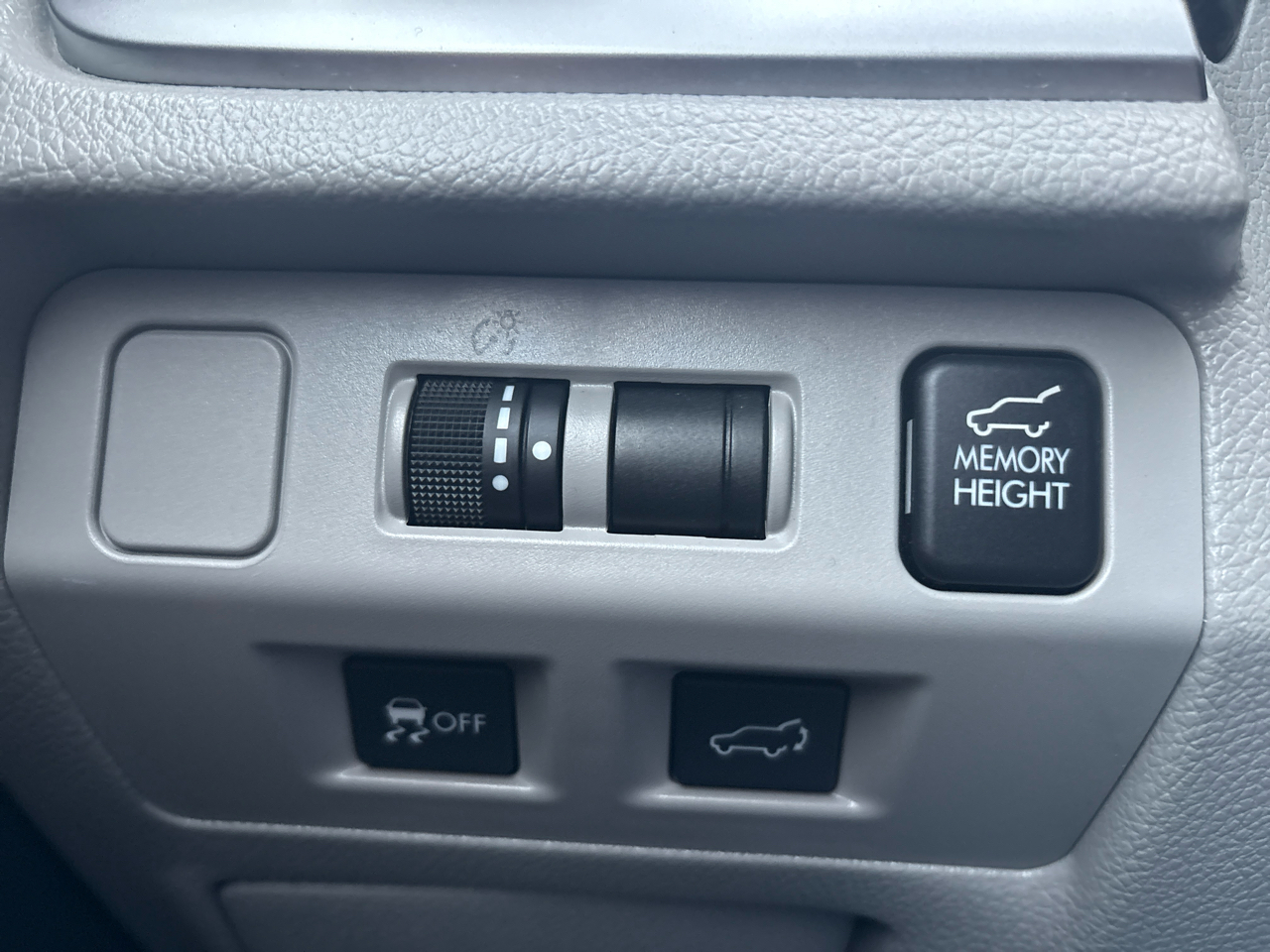 Subaru Forester 4dr CVT 2.5i Limited PZEV 2016