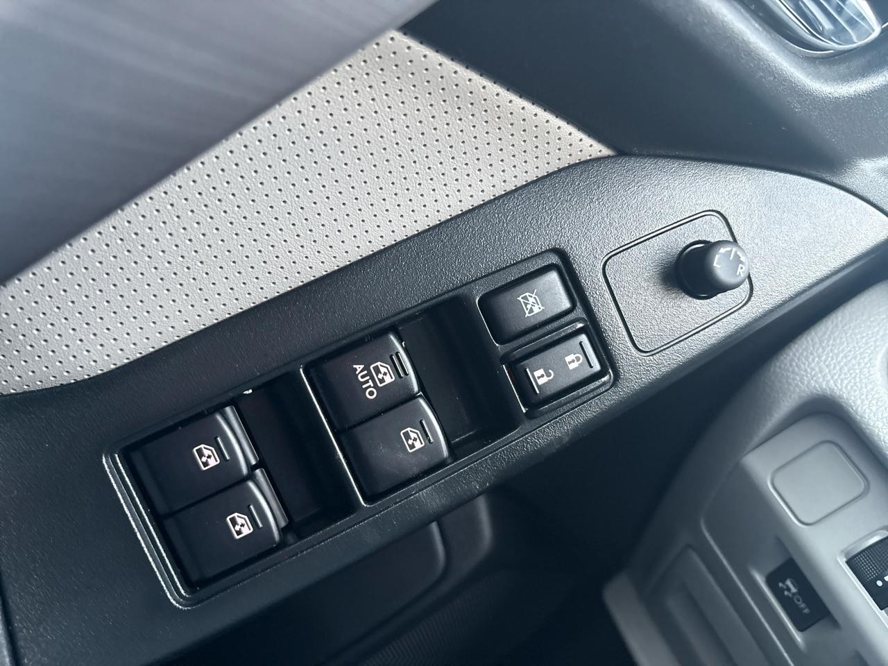 Subaru Forester 4dr CVT 2.5i Limited PZEV 2016