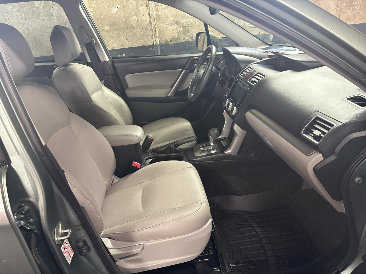 Subaru Forester 4dr CVT 2.5i Limited PZEV 2016