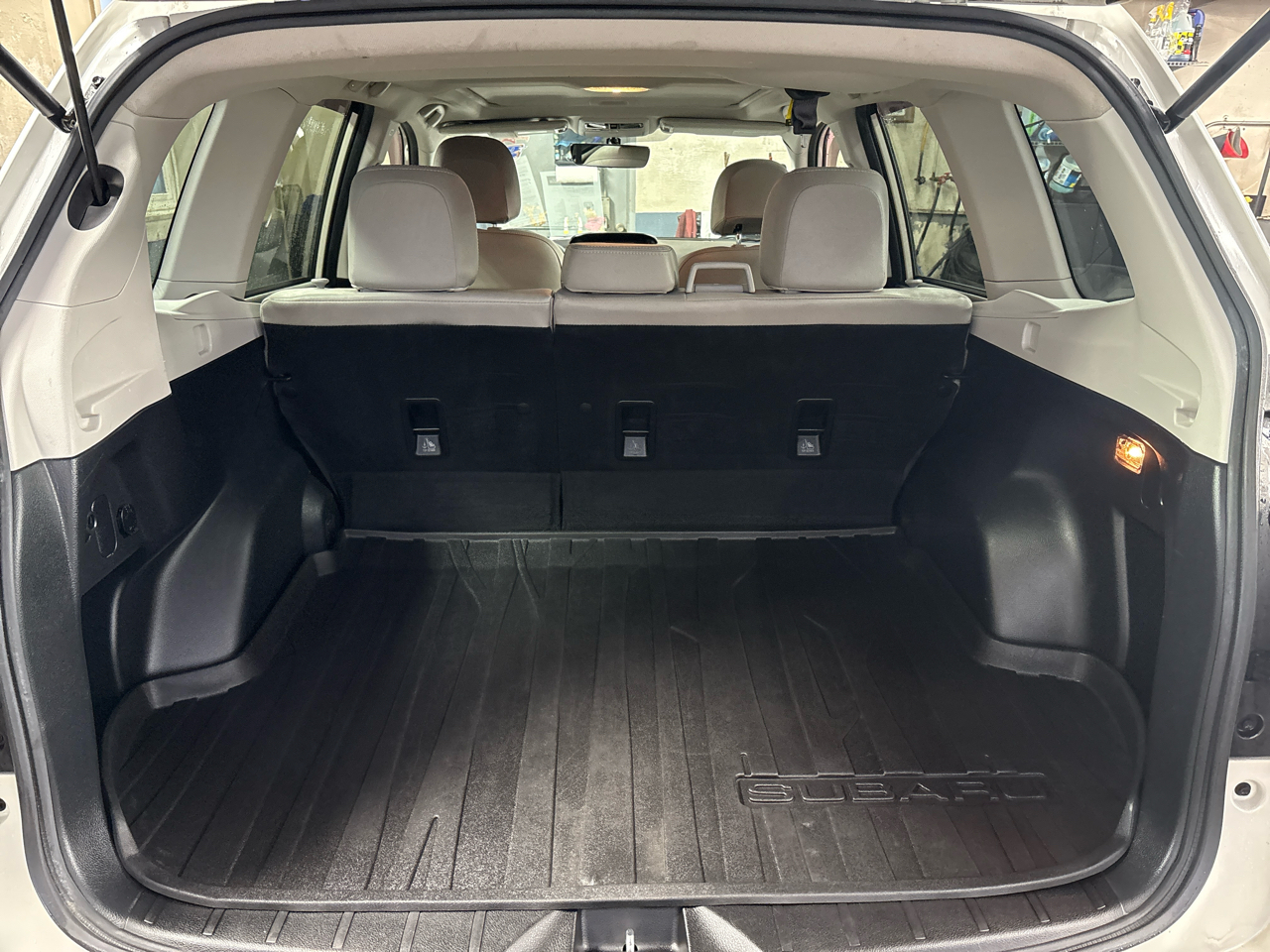 Subaru Forester 2.5i Limited CVT 2017