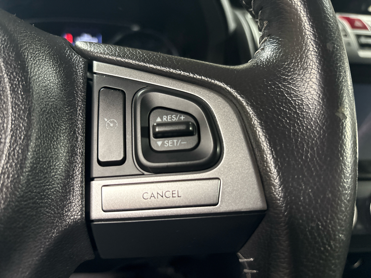 Subaru Forester 2.5i Limited CVT 2017