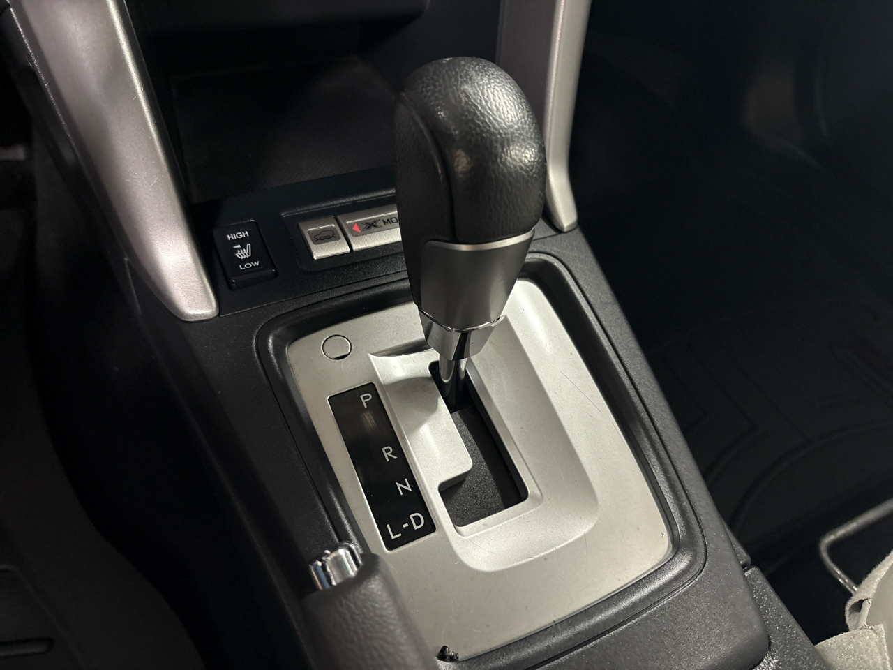 Subaru Forester 2.5i Limited CVT 2017