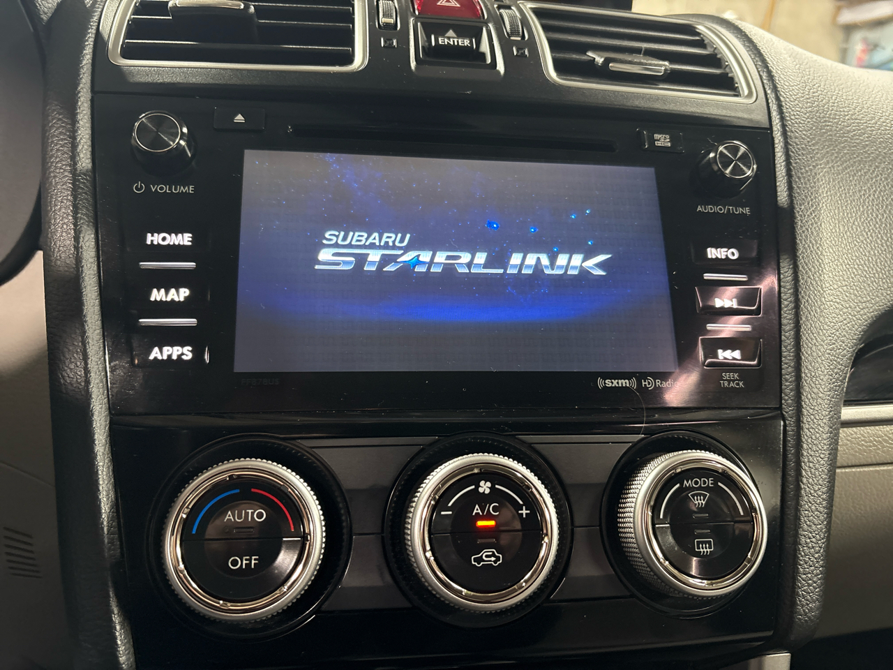 Subaru Forester 2.5i Limited CVT 2017