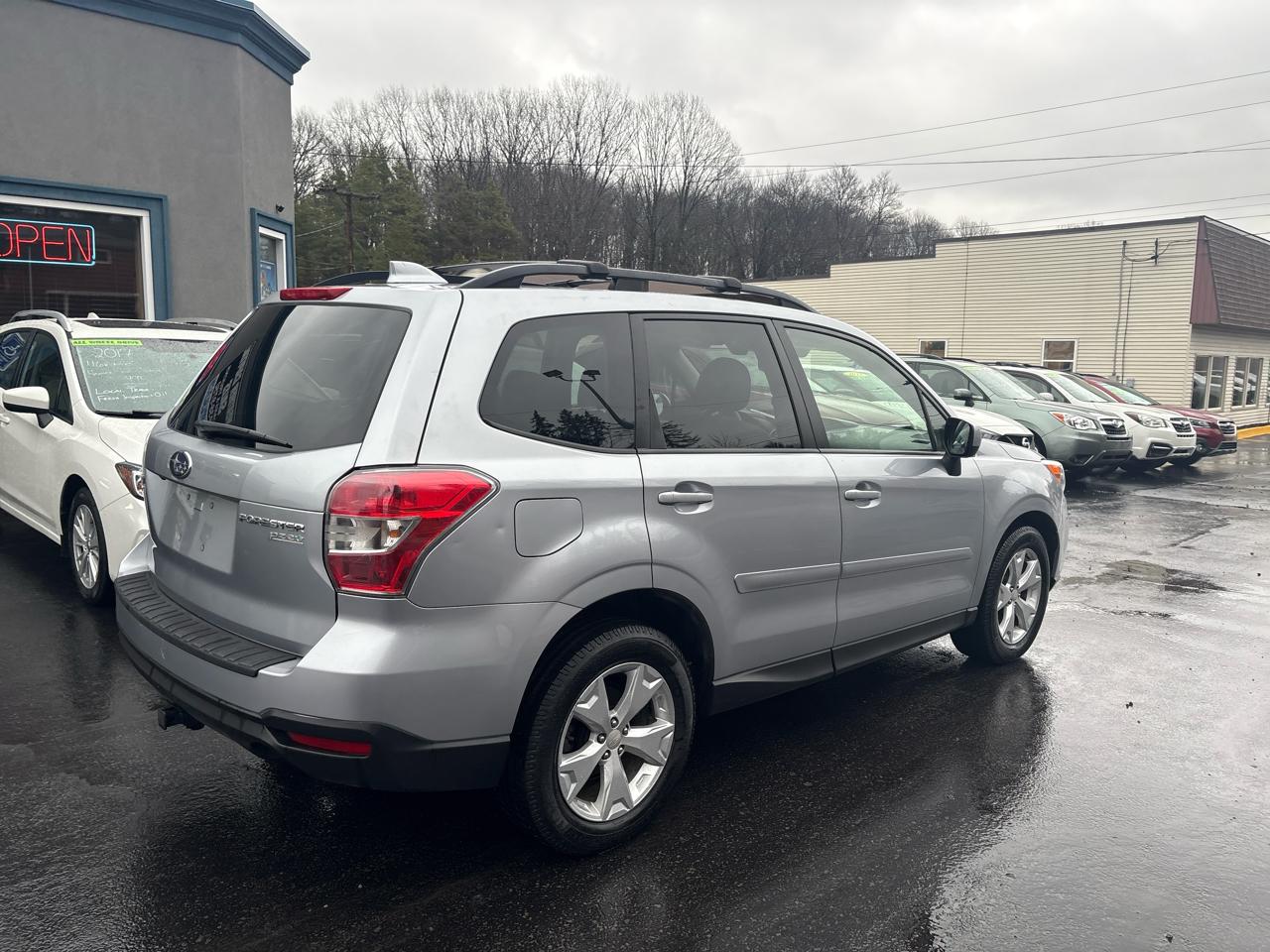 Subaru Forester 4dr CVT 2.5i Premium PZEV 2016