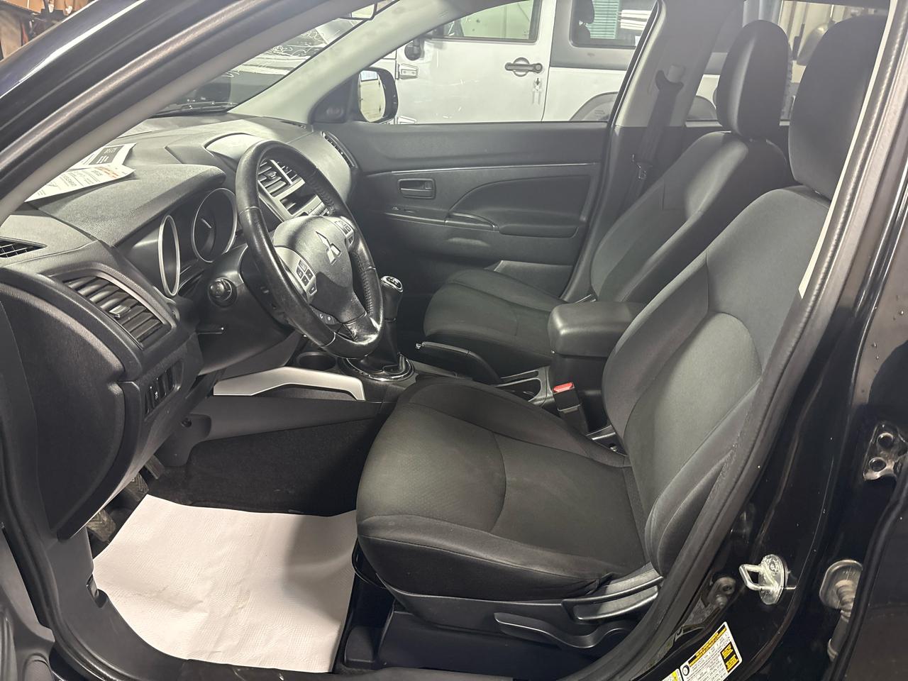 Mitsubishi Outlander Sport 2WD 4dr Man ES 2013
