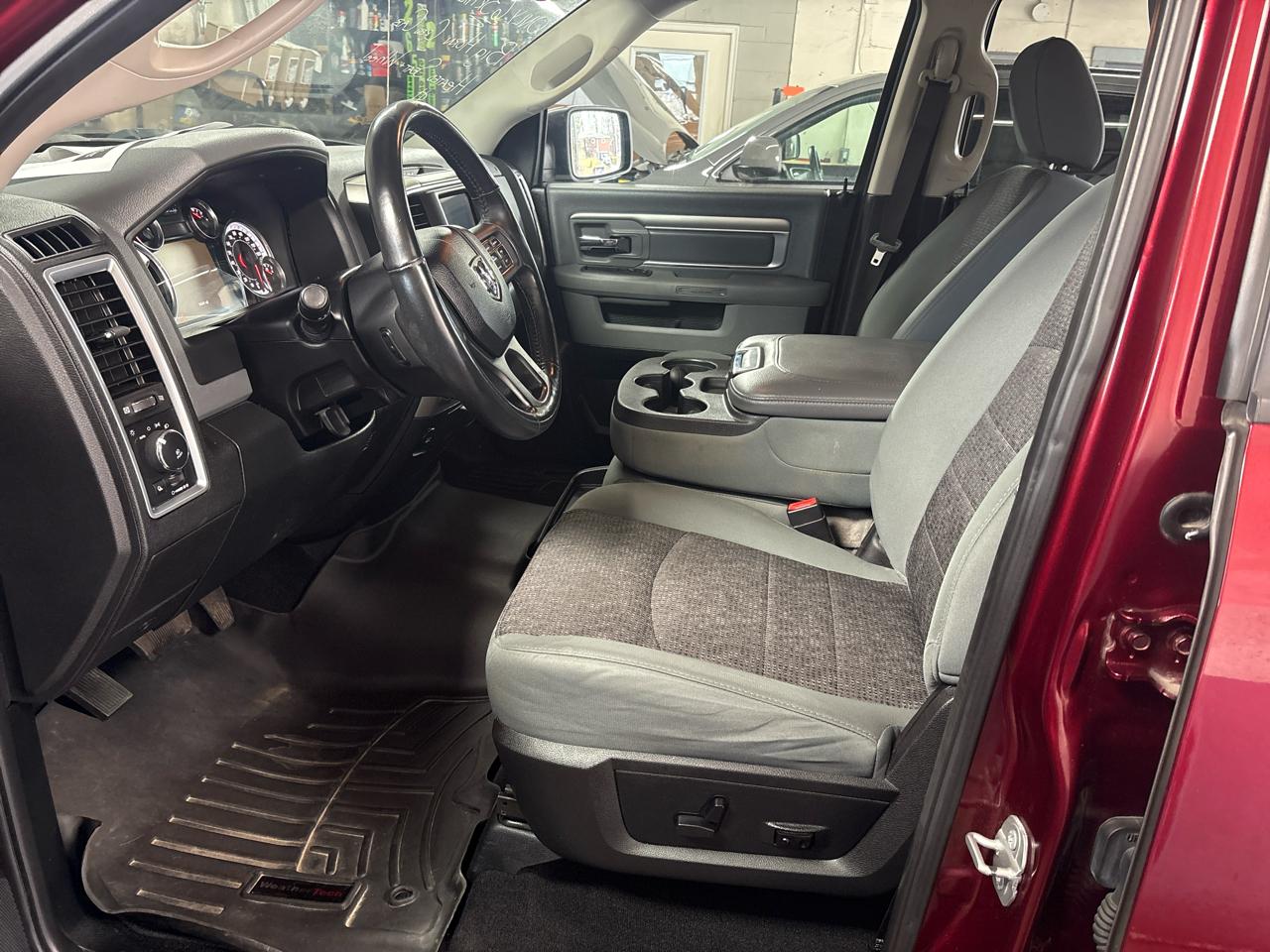 RAM 1500 Big Horn 4x4 Crew Cab 6'4" Box 2018
