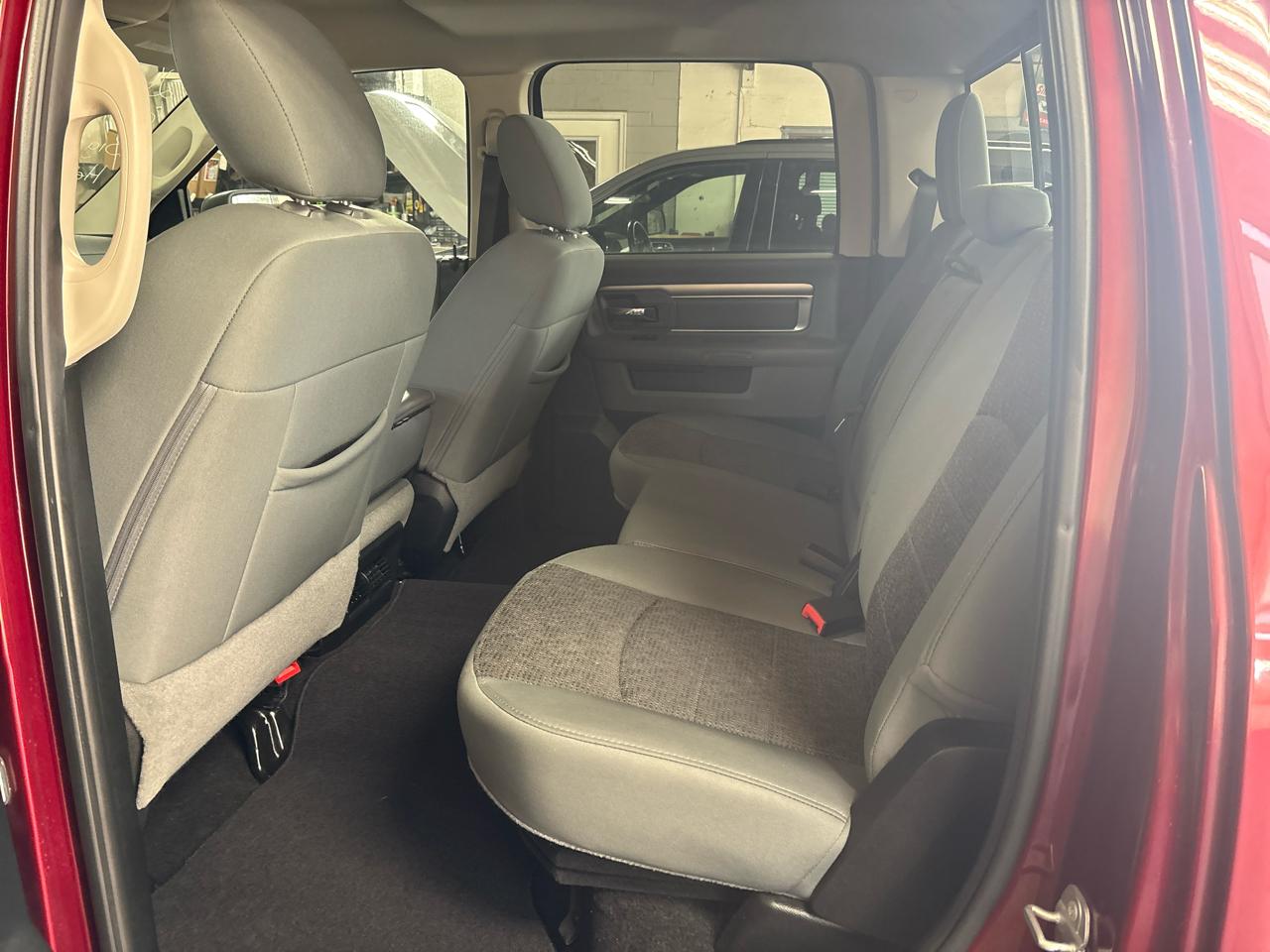 RAM 1500 Big Horn 4x4 Crew Cab 6'4" Box 2018