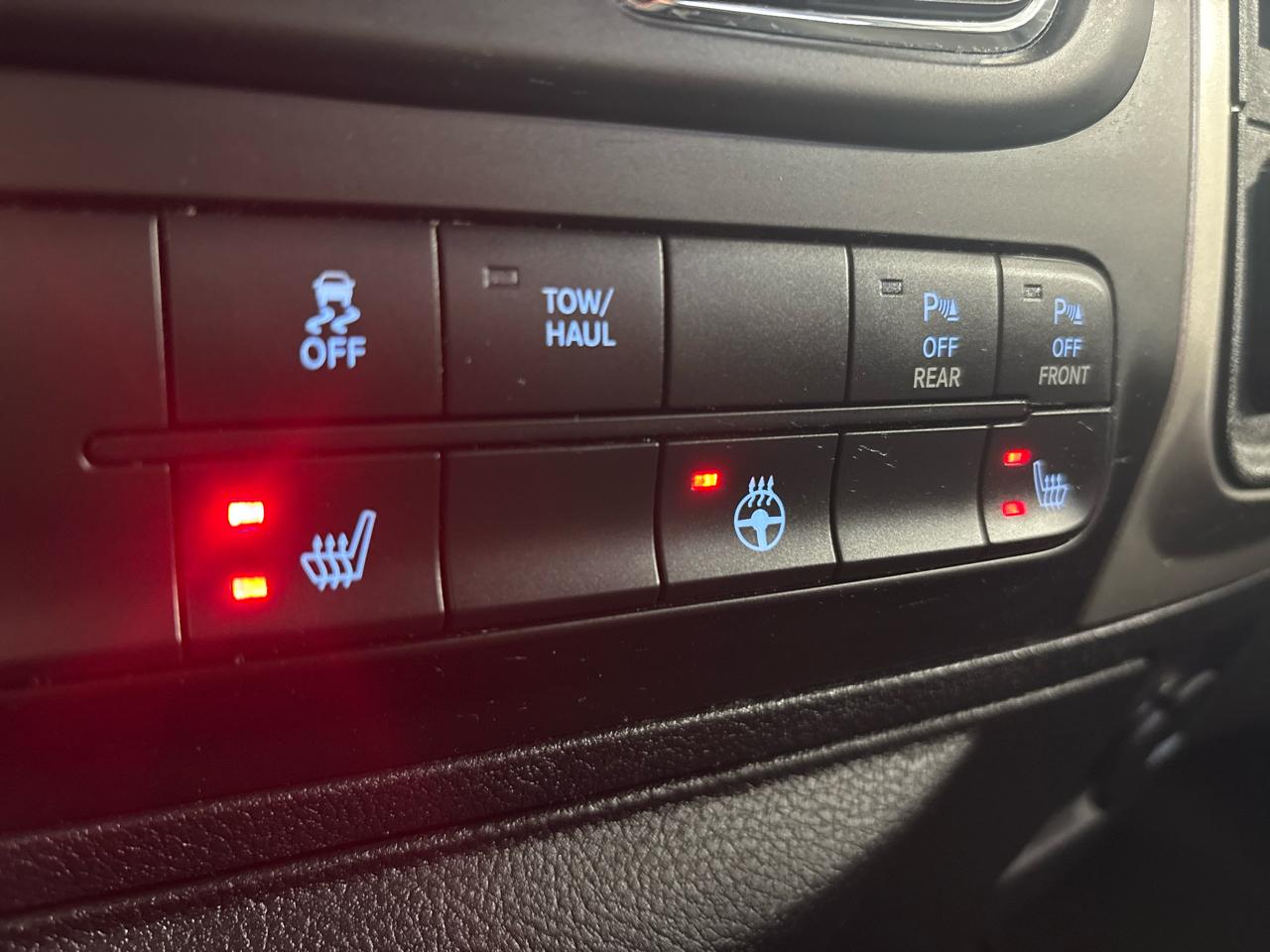 RAM 1500 Big Horn 4x4 Crew Cab 6'4" Box 2018