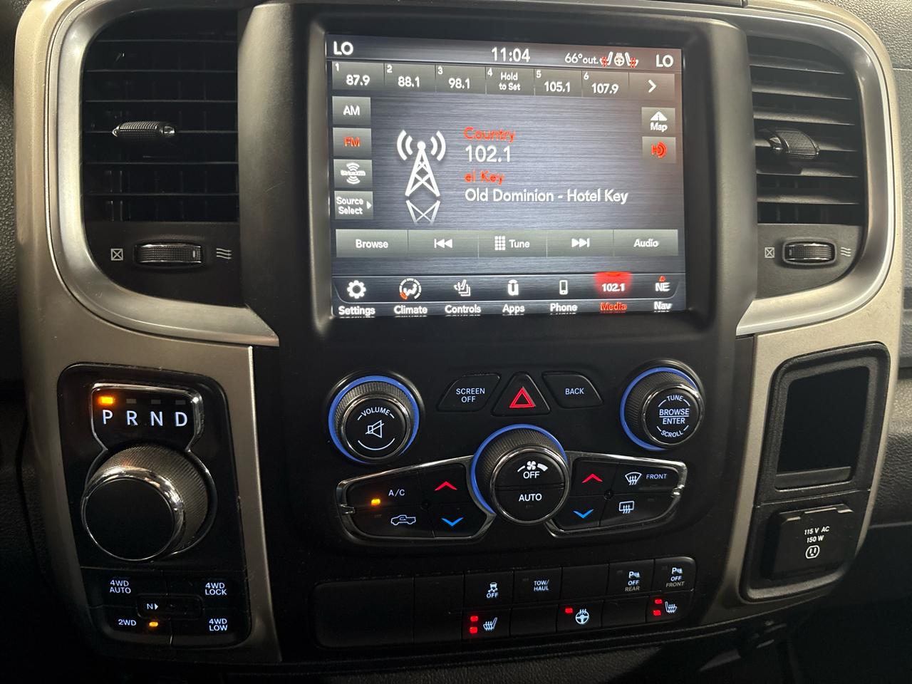 RAM 1500 Big Horn 4x4 Crew Cab 6'4" Box 2018