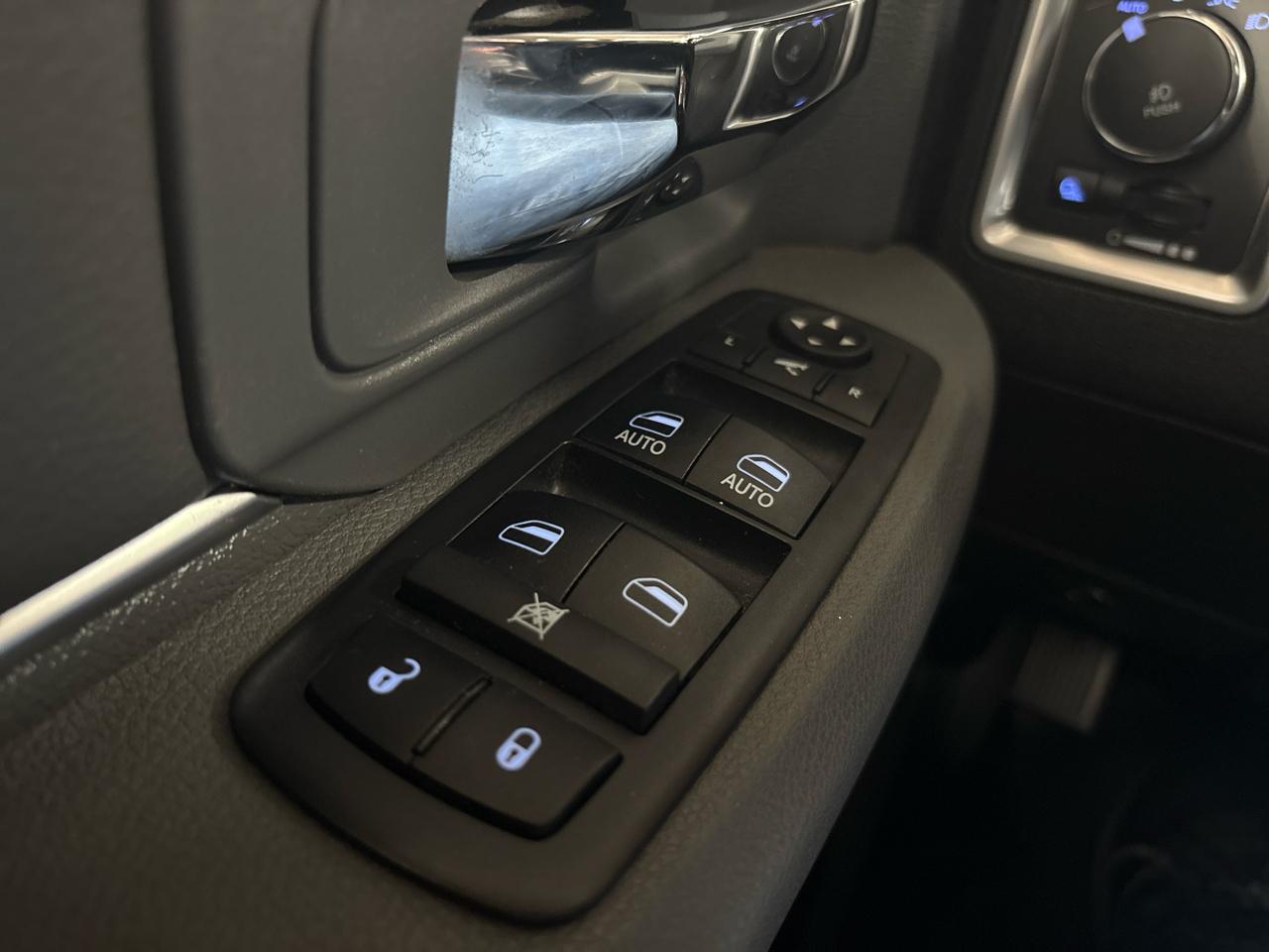 RAM 1500 Big Horn 4x4 Crew Cab 6'4" Box 2018