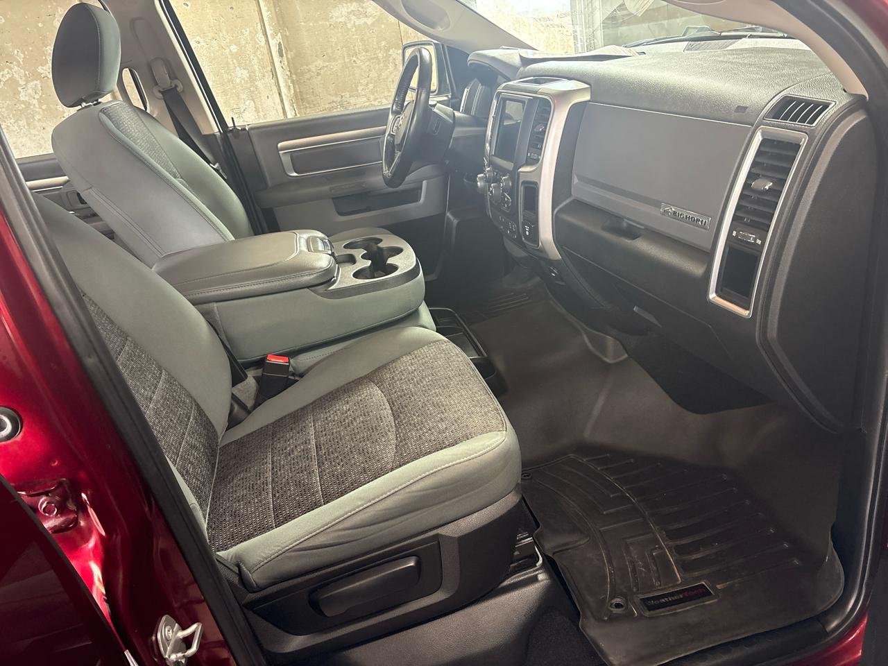 RAM 1500 Big Horn 4x4 Crew Cab 6'4" Box 2018