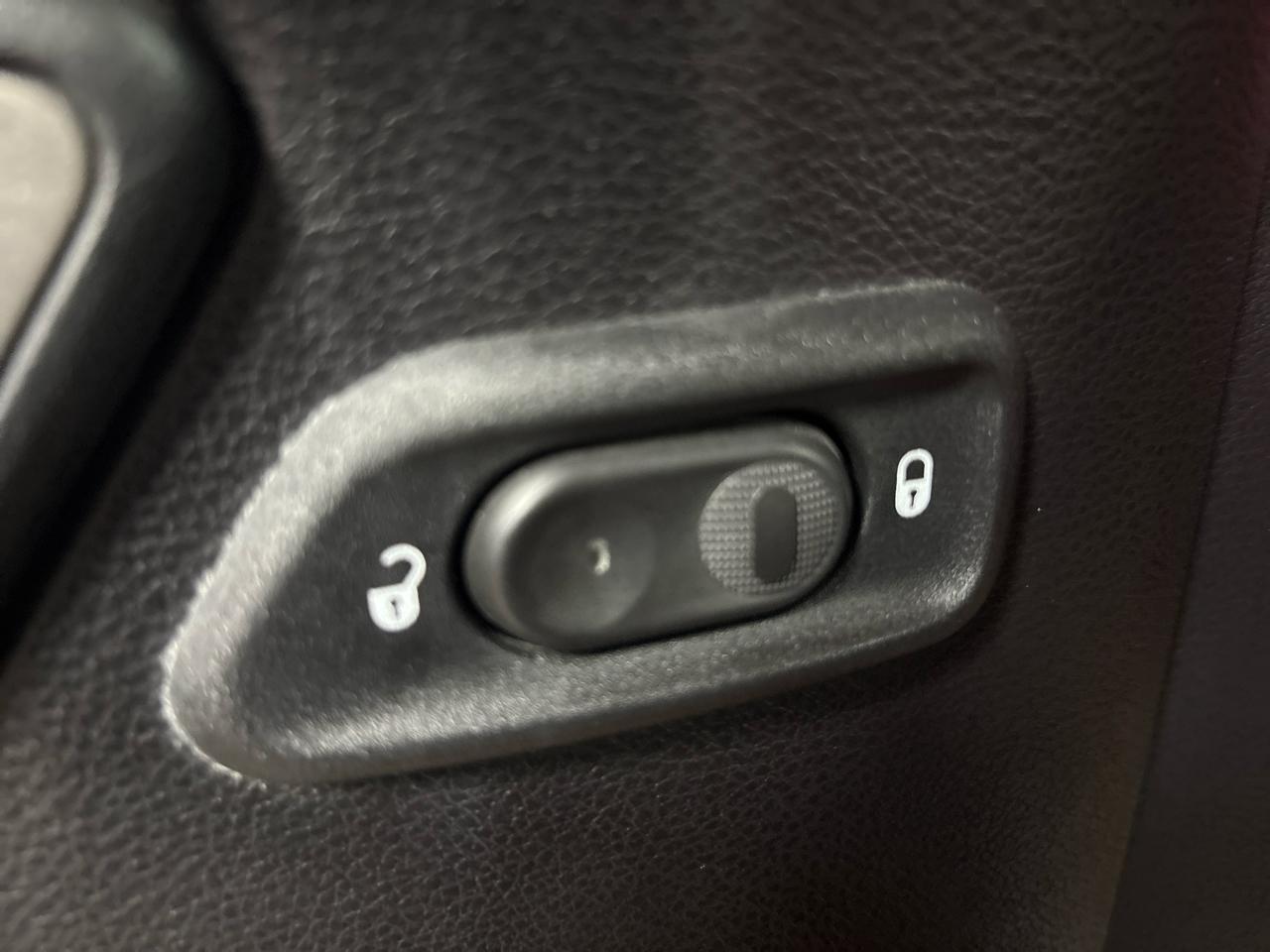 Jeep Wrangler 4WD 2dr Willys Wheeler 2015