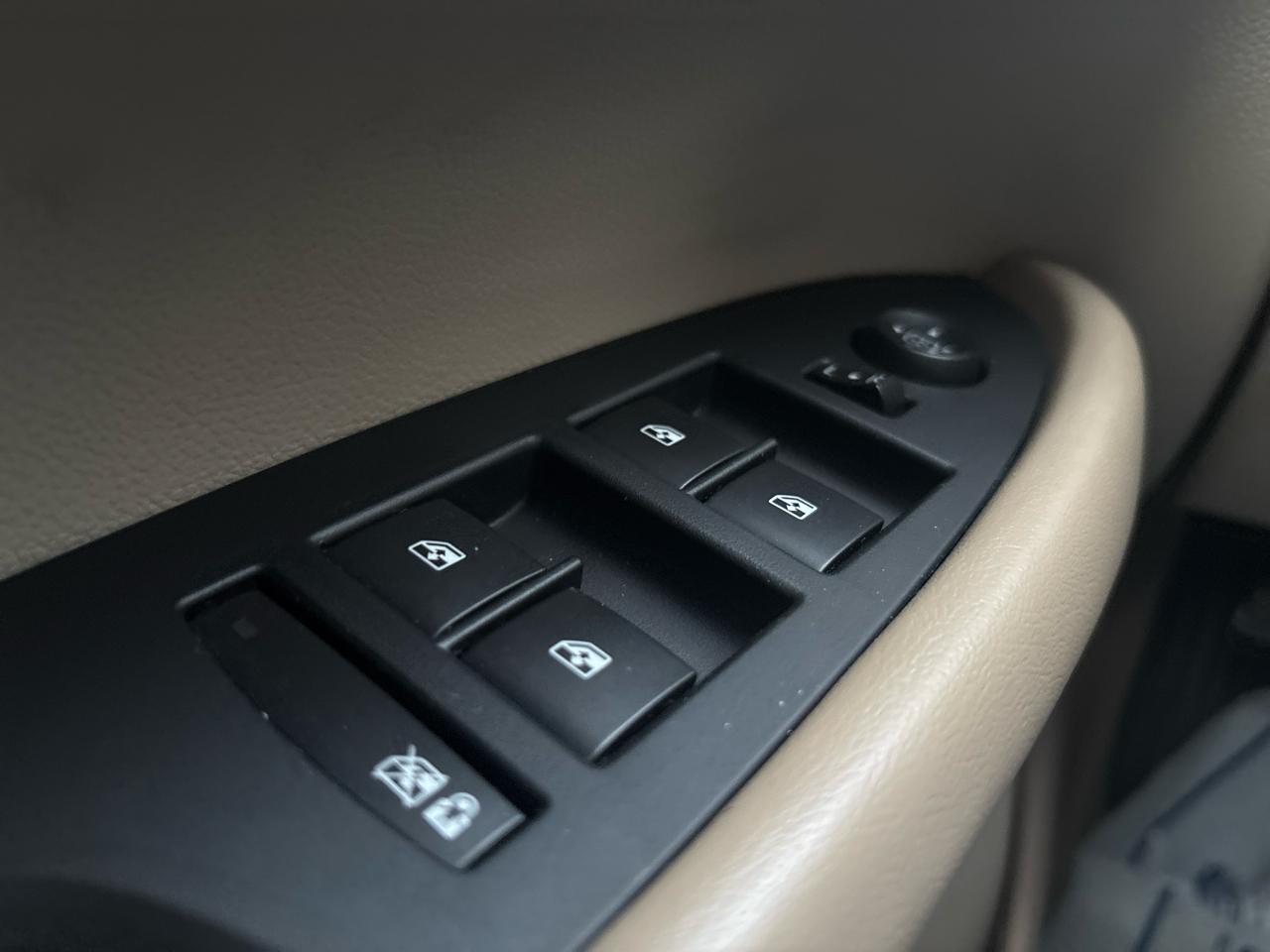 Cadillac ATS Sedan 4dr Sdn 2.0L Luxury Collection AWD 2016