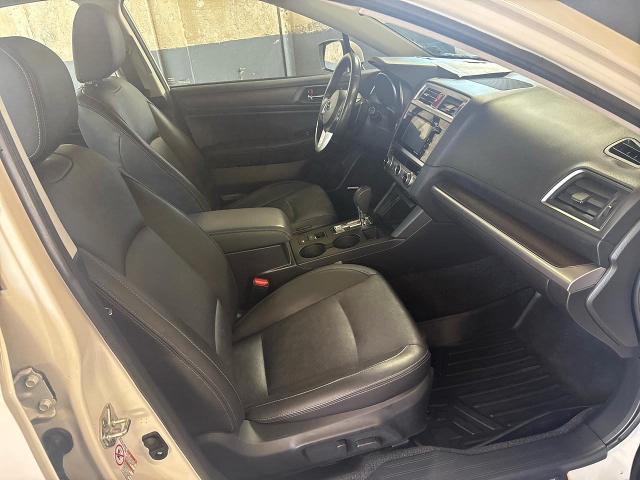 Subaru Legacy 4dr Sdn 2.5i Limited PZEV 2015