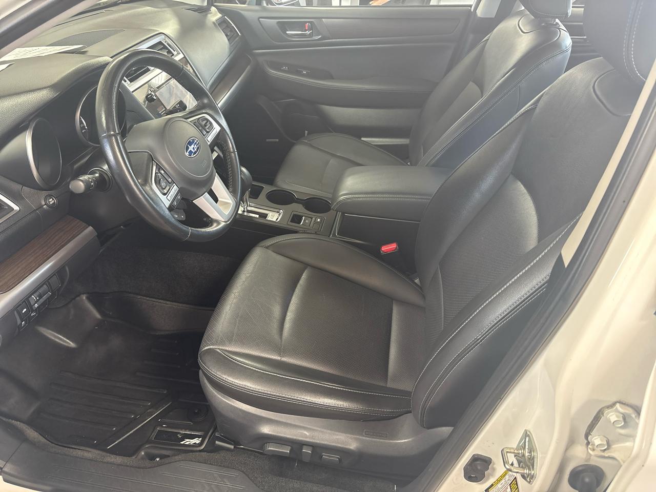 Subaru Legacy 4dr Sdn 2.5i Limited PZEV 2015