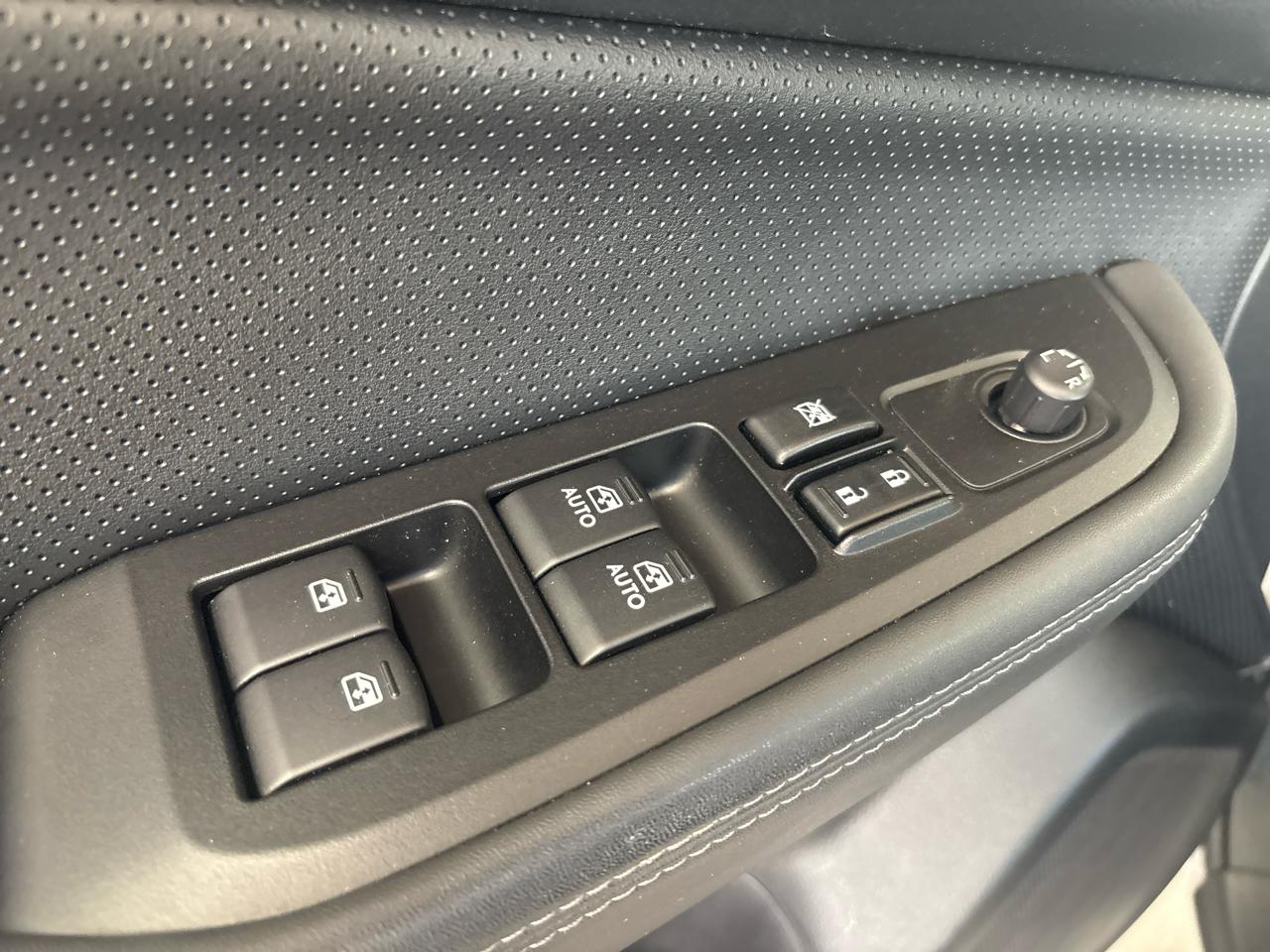 Subaru Legacy 4dr Sdn 2.5i Limited PZEV 2015