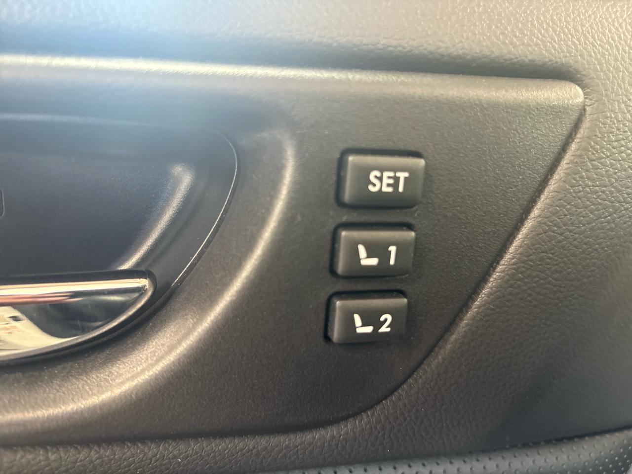 Subaru Legacy 4dr Sdn 2.5i Limited PZEV 2015