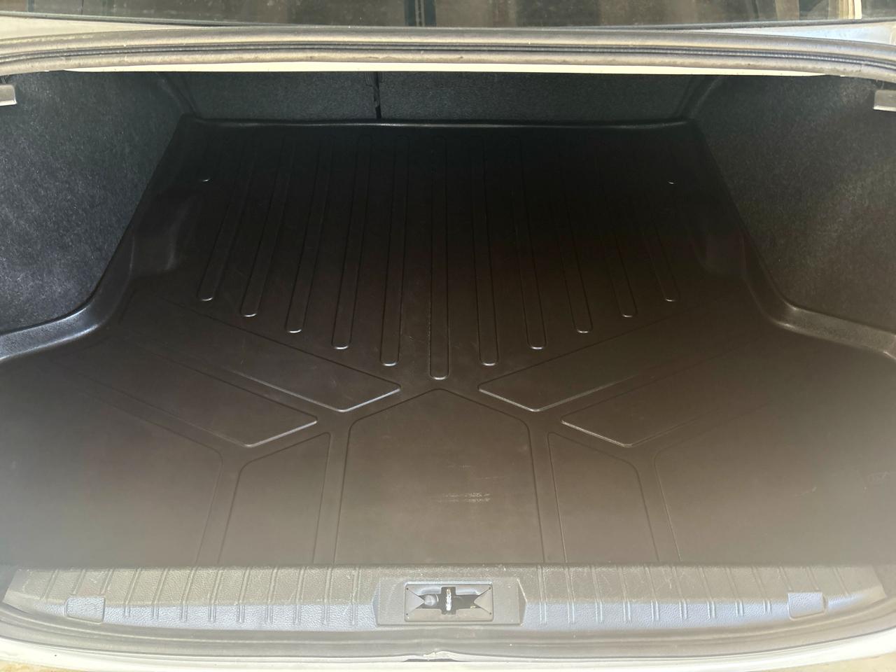 Subaru Legacy 4dr Sdn 2.5i Limited PZEV 2015