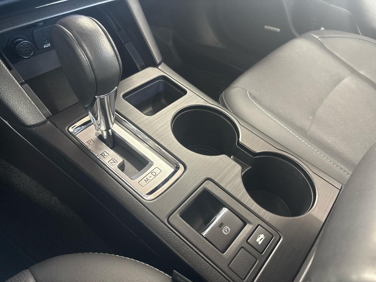 Subaru Legacy 4dr Sdn 2.5i Limited PZEV 2015