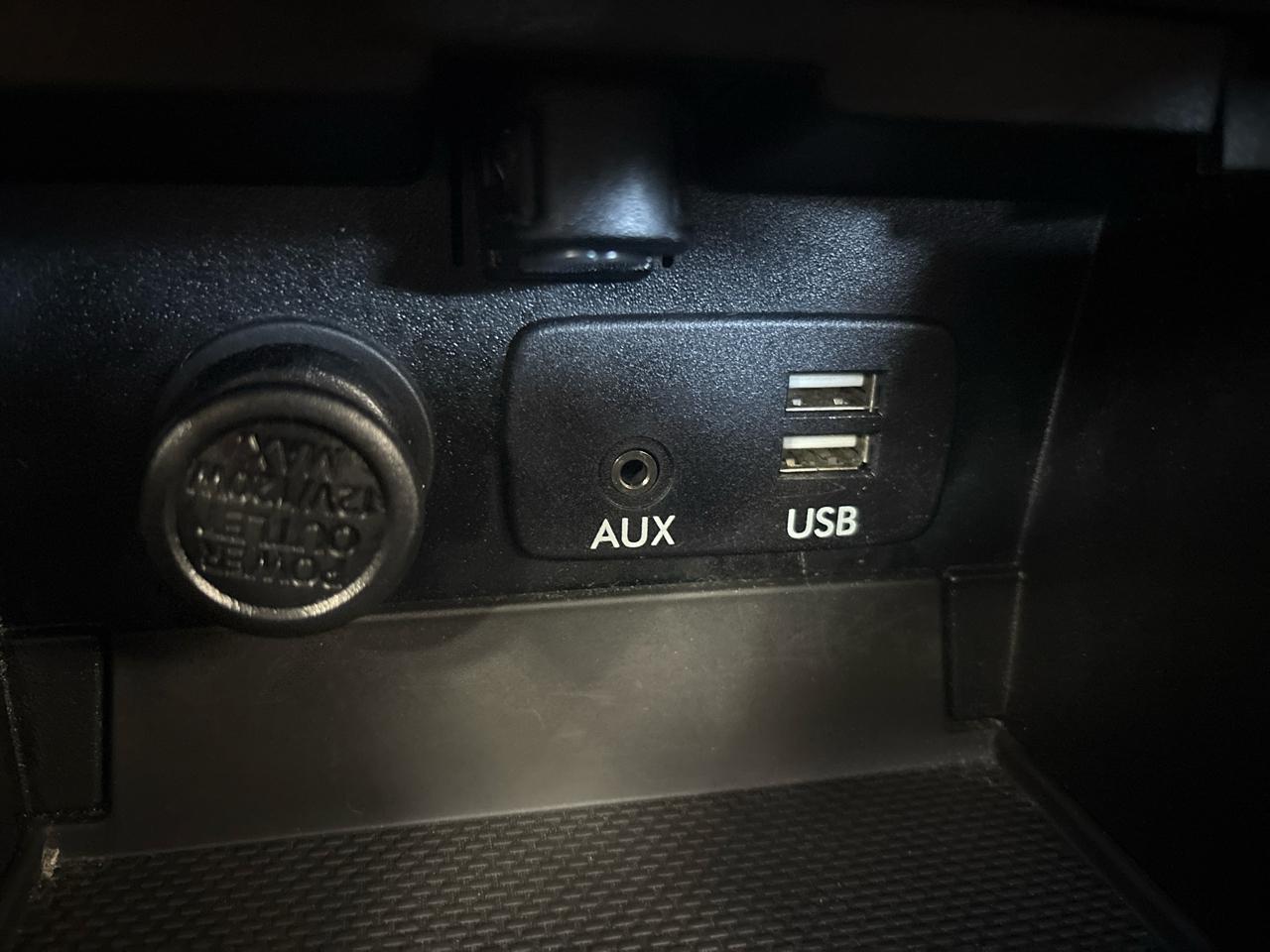 Subaru Legacy 4dr Sdn 2.5i Limited PZEV 2015