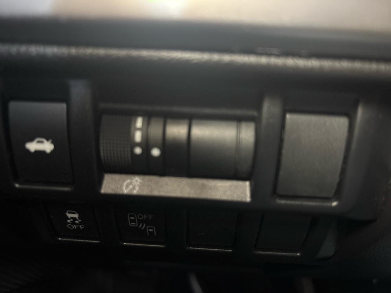 Subaru Legacy 4dr Sdn 2.5i Limited PZEV 2015