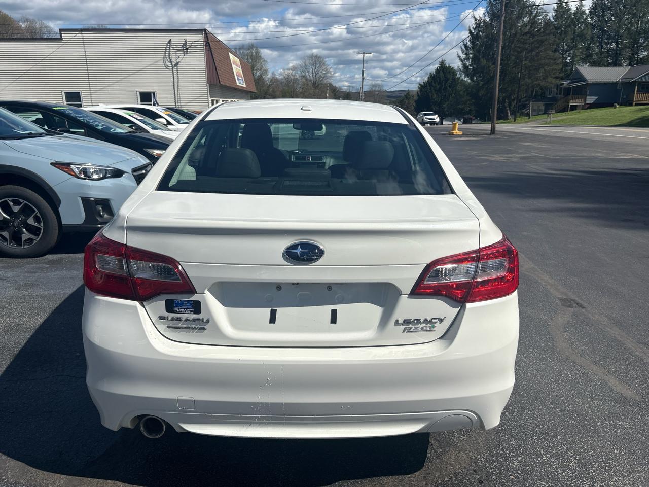 Subaru Legacy 4dr Sdn 2.5i Limited PZEV 2015