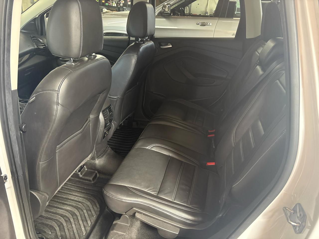 Ford Escape Titanium 4WD 2017