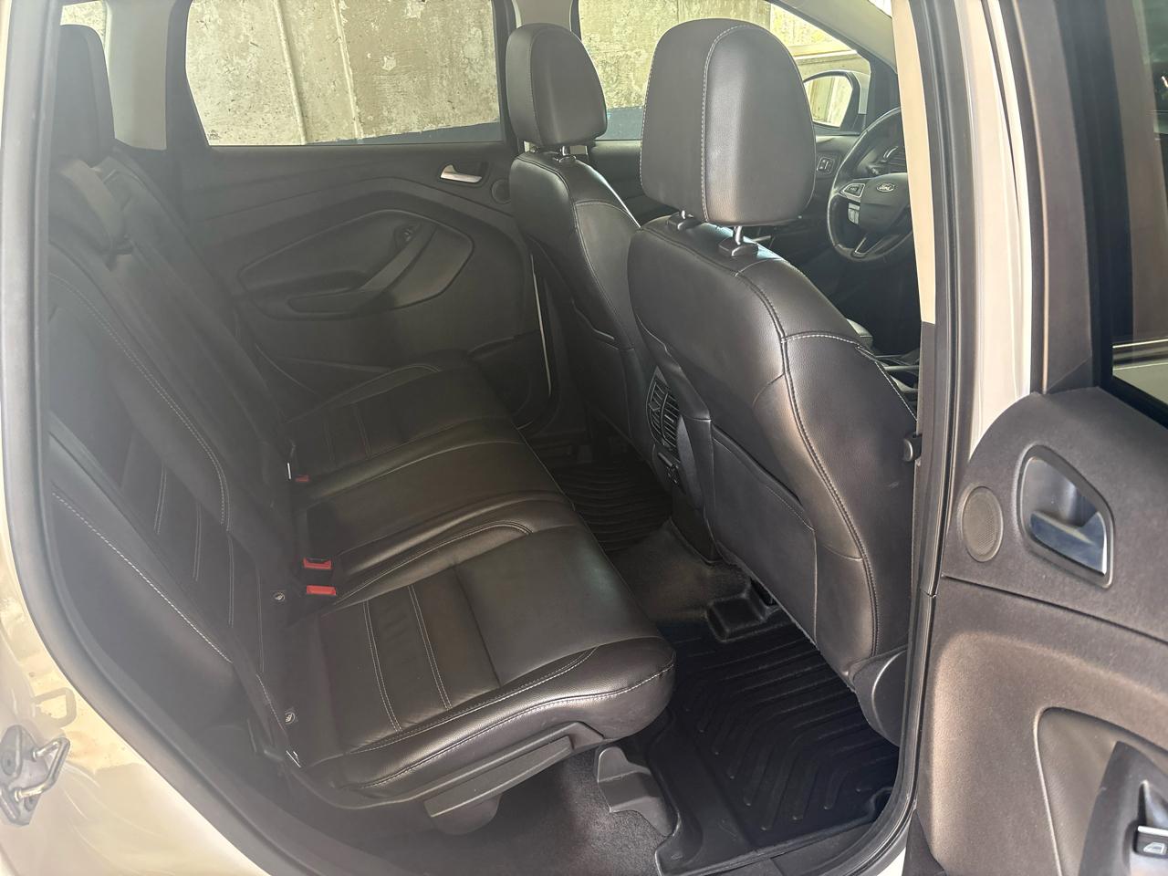 Ford Escape Titanium 4WD 2017