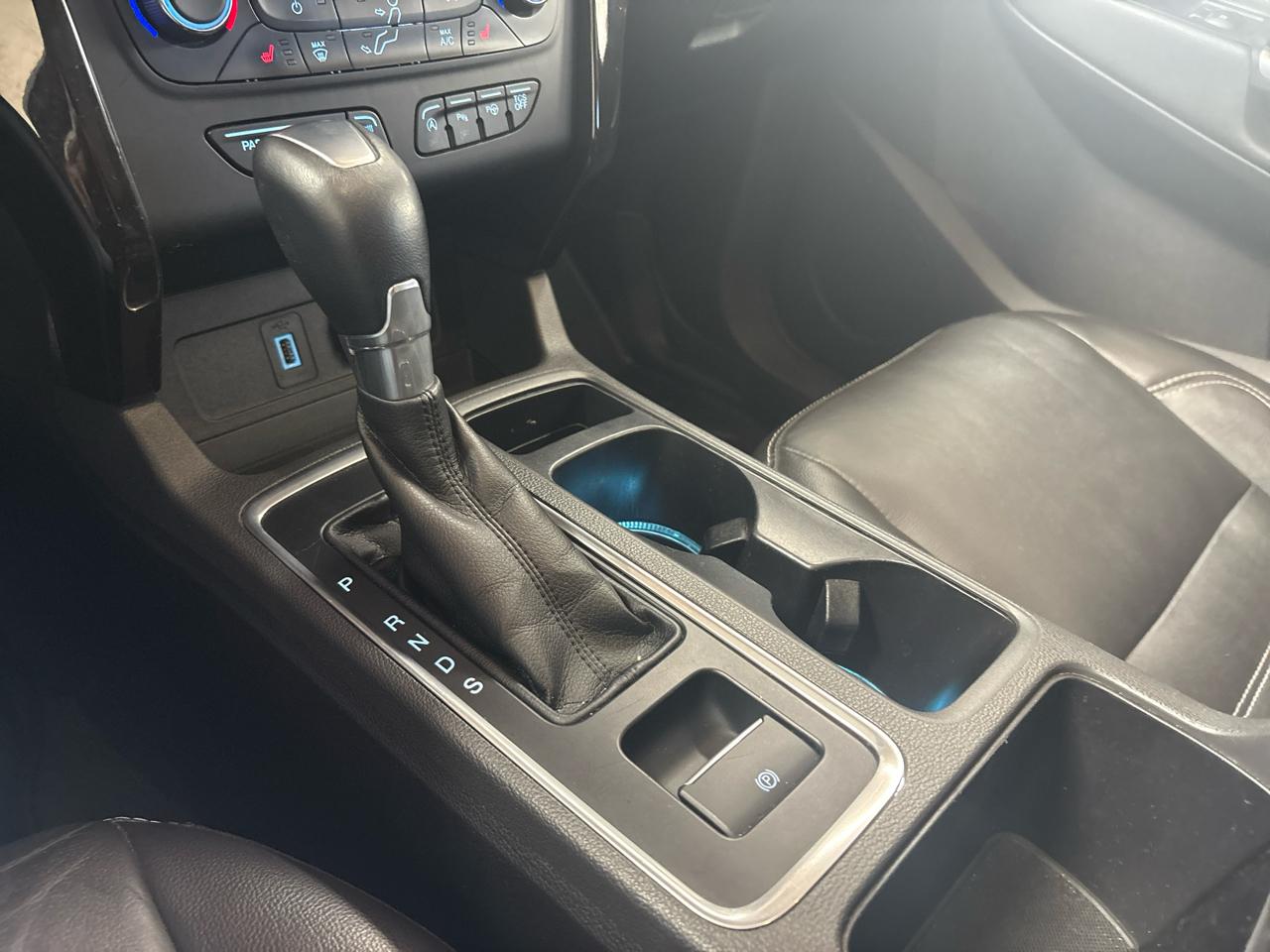 Ford Escape Titanium 4WD 2017