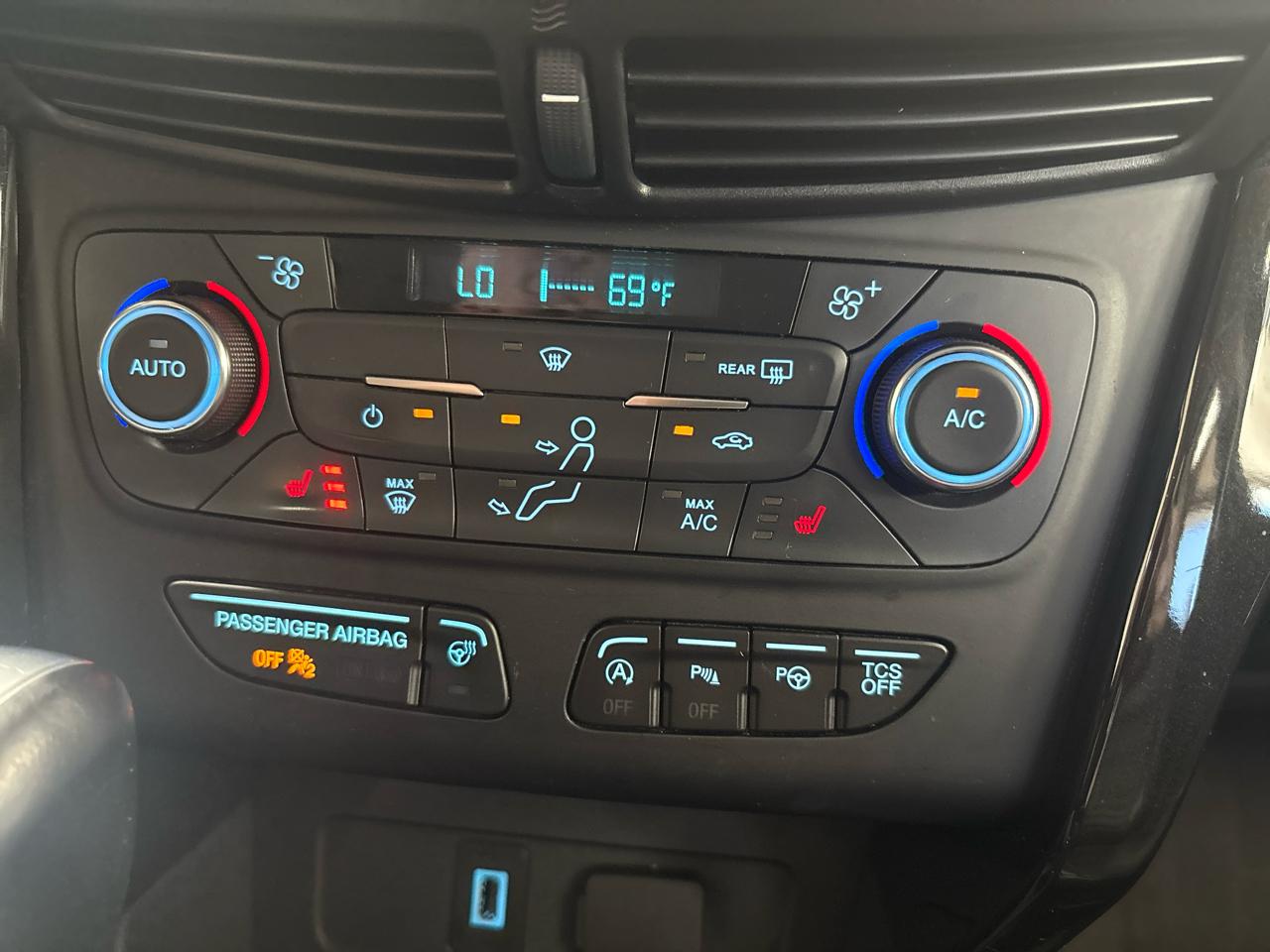 Ford Escape Titanium 4WD 2017