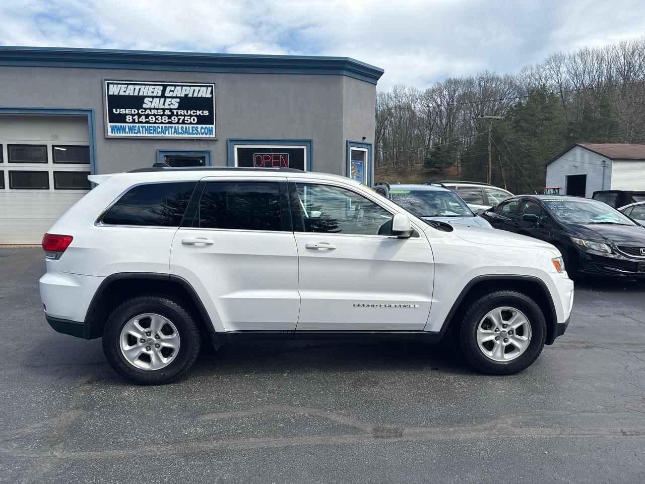 Jeep Grand Cherokee 4WD 4dr Laredo 2015