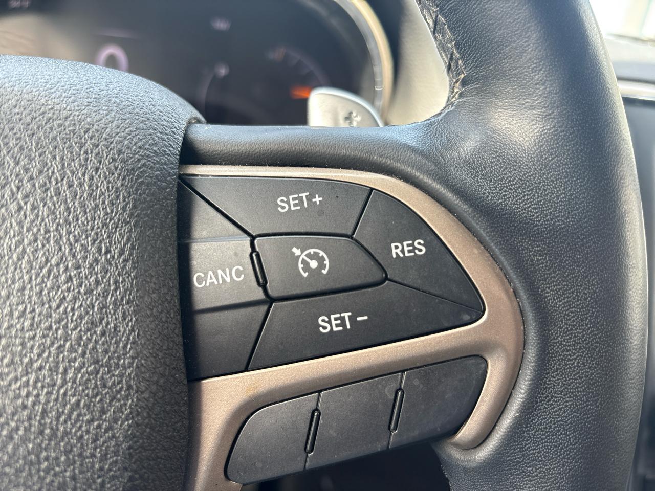 Jeep Grand Cherokee 4WD 4dr Laredo 2015