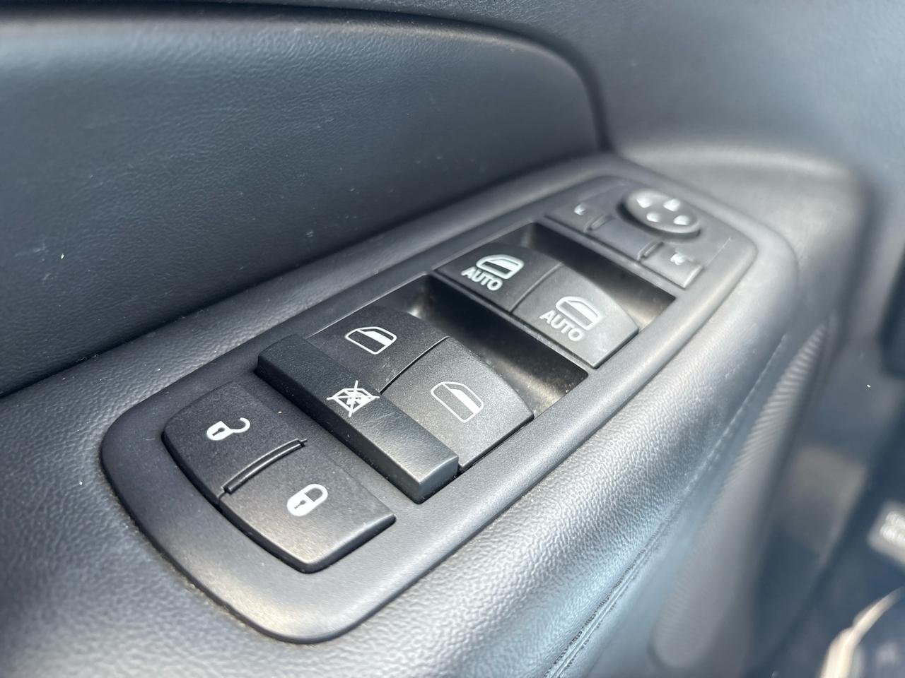 Jeep Grand Cherokee 4WD 4dr Laredo 2015