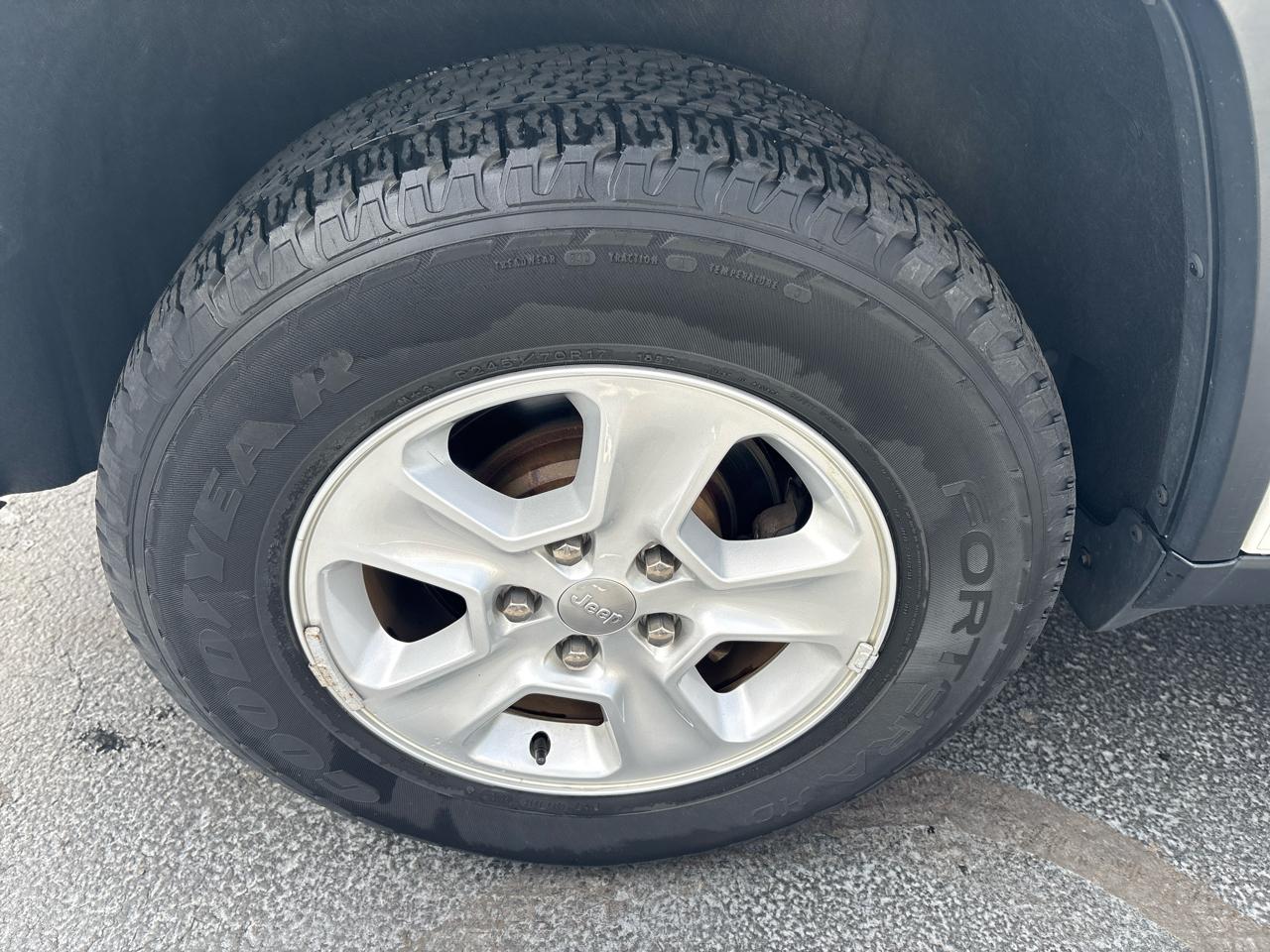 Jeep Grand Cherokee 4WD 4dr Laredo 2015