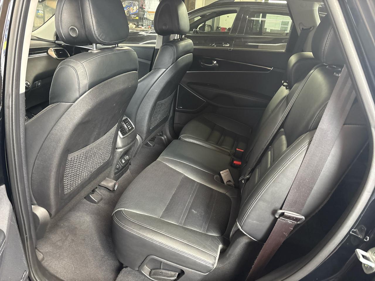 Kia Sorento AWD 4dr 3.3L SX 2016