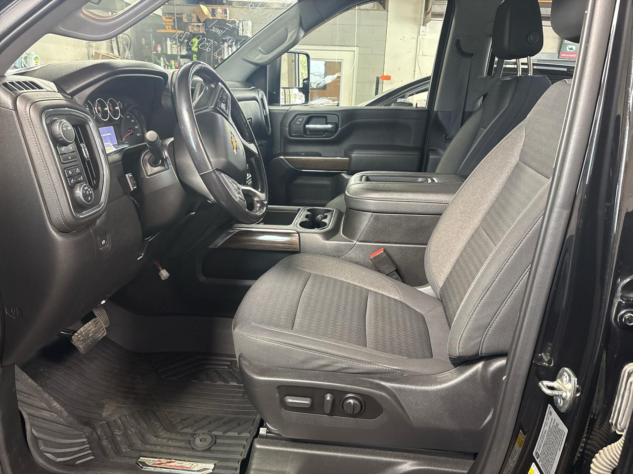 Chevrolet Silverado 2500HD 4WD Crew Cab 159" LT 2022