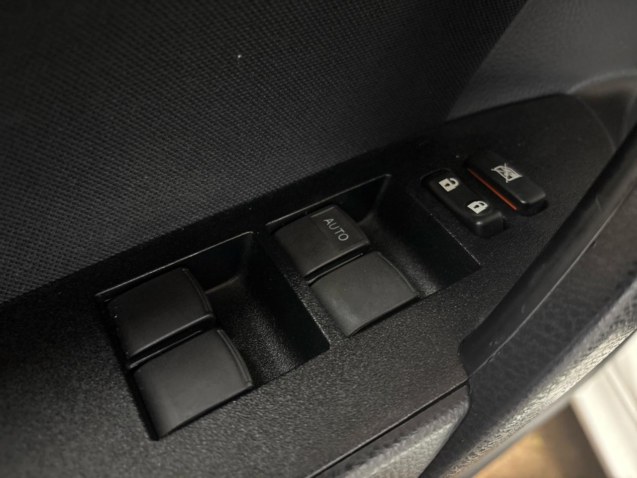 Toyota Corolla 4dr Sdn CVT LE Premium (Natl) 2014