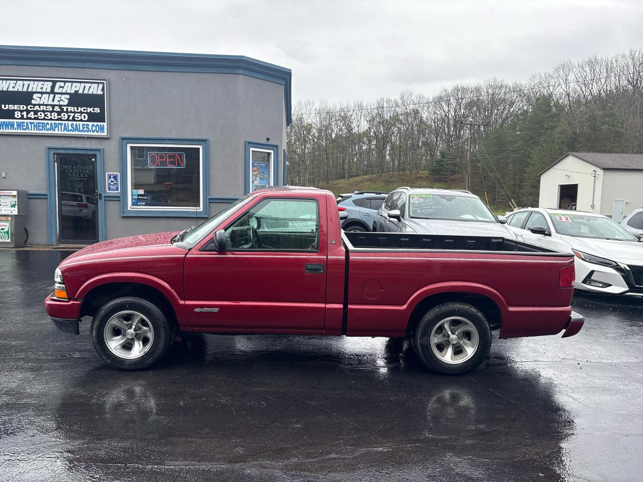 Chevrolet S-10 Reg Cab 108" WB LS 2002